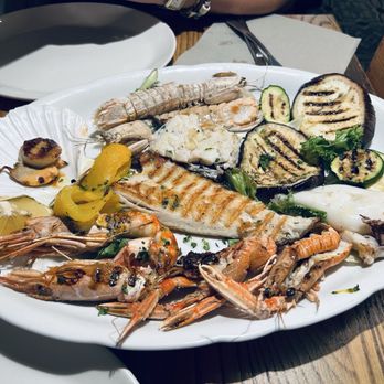 Why&Not - Seafood platter. - Bistros Near Me - Venezia, VE Why&Not - Seafood platter. - Bistros Near Me - Venezia, VE