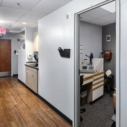 Barnet Dulaney Perkins Eye Center - BDP Wetmore - interior