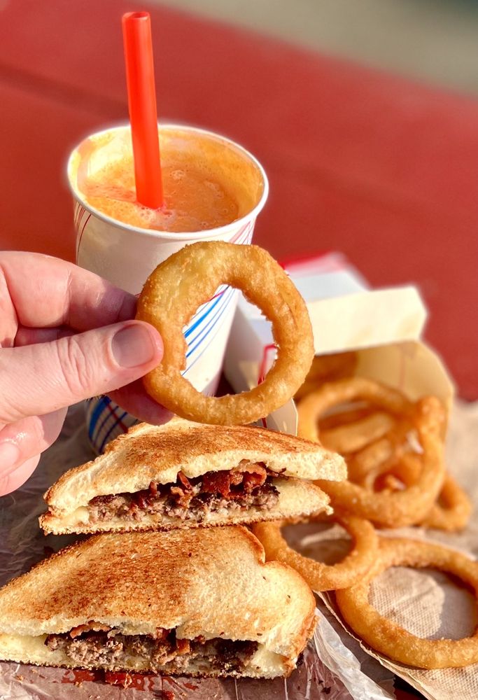 SUMMER HOUSE Updated August 2024 65 Photos & 69 Reviews 552