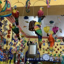 Senor Talavera - Wooden tropical bird artwork