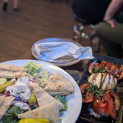 Odies Pub - Greek salad with burrata
