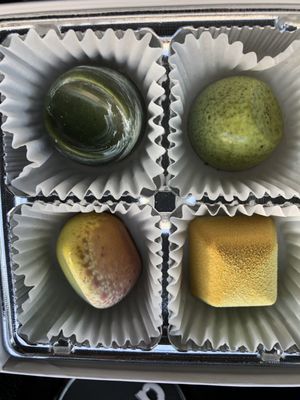 JARDÍ Chocolates by null