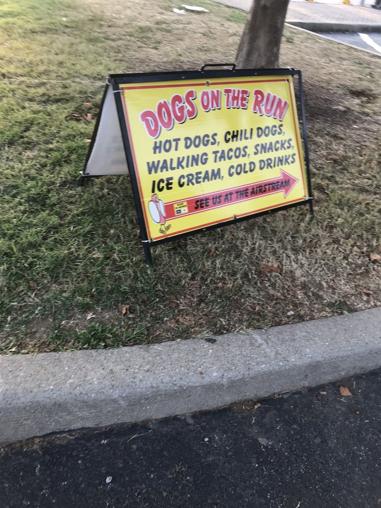 DOGS ON THE RUN 1200 E River Rd, Louisville, Kentucky Street