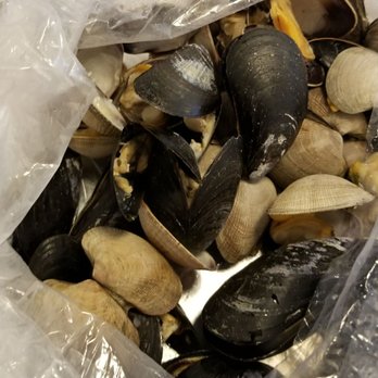 Madison Crab House - Clam and mussel with sauce on the side - Cajun/Creole Near Me - Chicago, Illinois Madison Crab House - Clam and mussel with sauce on the side - Cajun/Creole Near Me - Chicago, Illinois