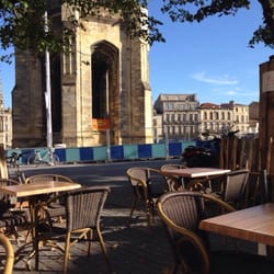 Atlas - La vue de la terrasse, place en travaux.
