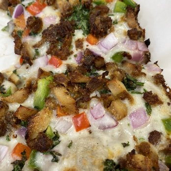 Rice n' Pie - Garlic Pizza with chicken, bell peppers, onion, and cilantro - Pizza Near Me - Berkeley Lake, Georgia