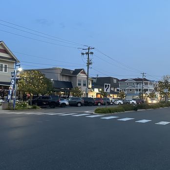 Rock'n Chair Restaurant - View from Street - American Near Me - Avalon, New Jersey