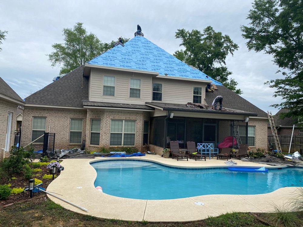 Slide of Alvarez Roofing