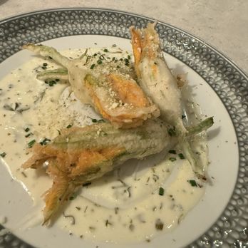 Piccolo Buco by Cooper's Hawk - Squash blossoms - Wine Bars Near Me - Tampa, Florida Piccolo Buco by Cooper's Hawk - Squash blossoms - Wine Bars Near Me - Tampa, Florida