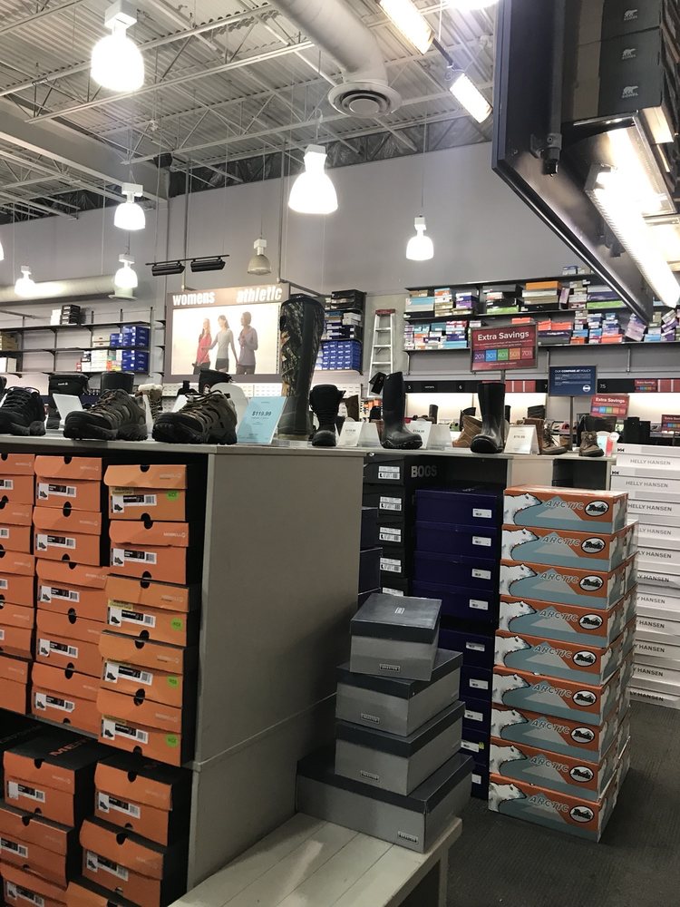 THE SHOE COMPANY Updated July 2024 1 Bass Pro Mills Drive, Concord