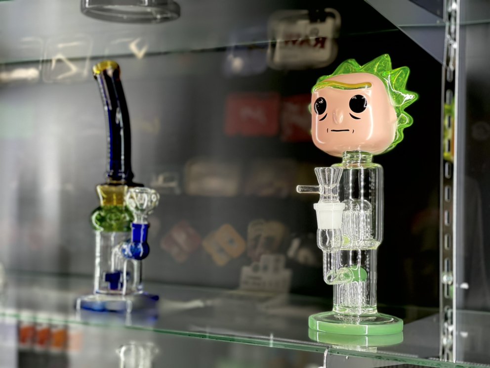 UP IN SMOKE Updated August 2024 20 Photos 2121 Lawrenceville