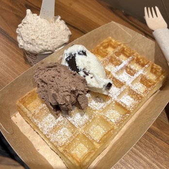 Amorino Gelato - Waffle - Desserts Near Me - Raleigh, North Carolina