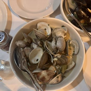Carmine's - Time Square - Clams - Italian Near Me - New York, New York
