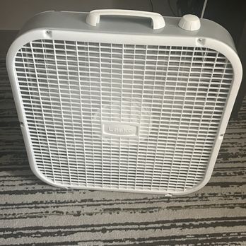 Marriott Hartford/Windsor Airport - Instead of air conditioning ... you get 2 fans as Bonvoy Elite client - Hotels Near Me - Windsor, Connecticut Marriott Hartford/Windsor Airport - Instead of air conditioning ... you get 2 fans as Bonvoy Elite client - Hotels Near Me - Windsor, Connecticut
