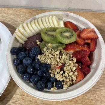 Waffle and Berry - Acai Bowl - Waffles Near Me - Honolulu, Hawaii