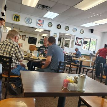 Vic's Daily Cafe - Seating - American Near Me - Albuquerque, New Mexico