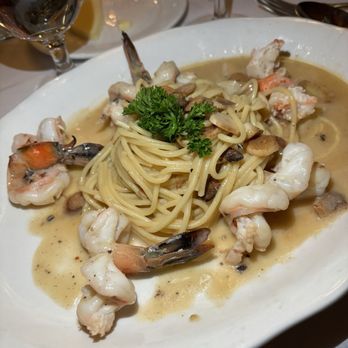 IL Carino Restaurant - Italian Near Me - New York, New York