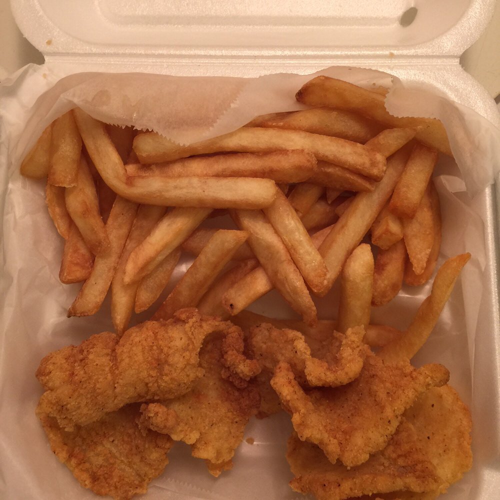 My thin very disappointed flounder fish platter. Smh...