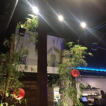 CHI Chinese and Sushi Bar - Ambiance - Sushi Bars Near Me - Bend, Oregon
