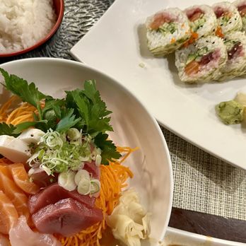 Iron Chef House - Sashimi Deluxe and white seaweed roll - Sushi Bars Near Me - Brooklyn, New York Iron Chef House - Sashimi Deluxe and white seaweed roll - Sushi Bars Near Me - Brooklyn, New York