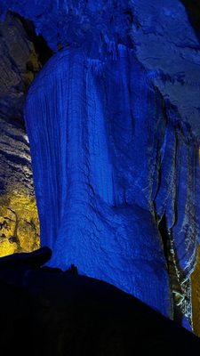 Lost World Caverns by null