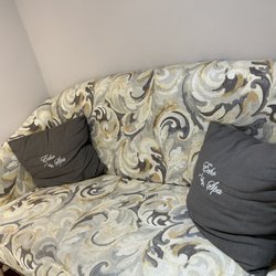 Echo Spa & Nails - Waiting sofa