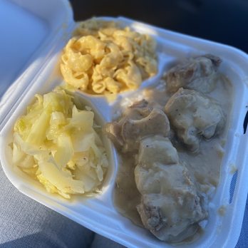 R Kitchen - Oxtails with gravy over rice. Mac n cheese and cabbage sides. - Soul Food Near Me - Lakewood, California R Kitchen - Oxtails with gravy over rice. Mac n cheese and cabbage sides. - Soul Food Near Me - Lakewood, California