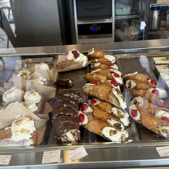 Linda's Dolci - Bakeries Near Me - Albuquerque, New Mexico