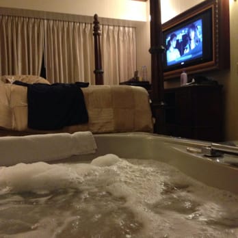 Peppermill Reno - Jacuzzi in bedroom - Casinos Near Me - Reno, Nevada