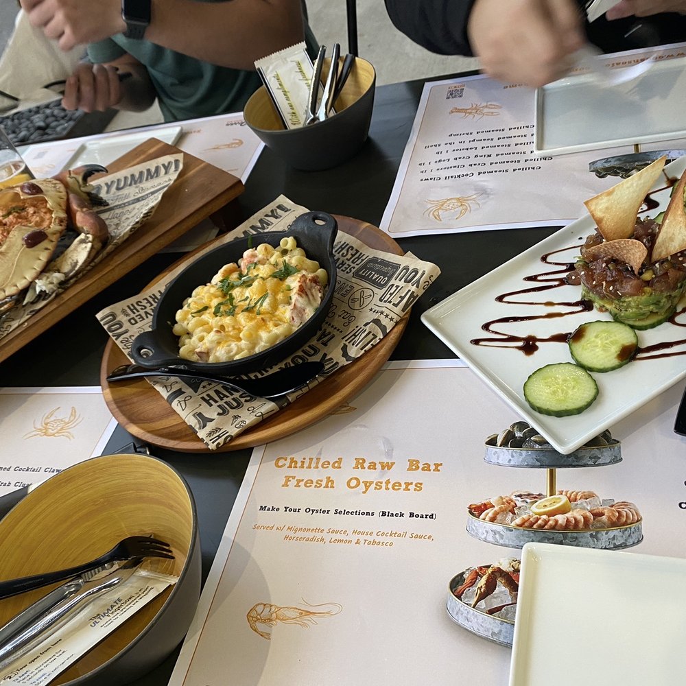 Lobster Mac and cheese and Tuna Tartare Lobster Mac and cheese and Tuna Tartare