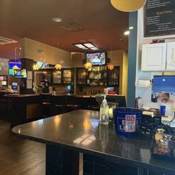 Plymouth House of Pizza - Interior