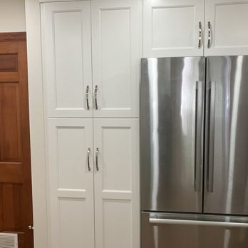 Manor House Cabinetry - Pantry and fridge - General Contractors Near Me - Saddle Brook, New Jersey Manor House Cabinetry - Pantry and fridge - General Contractors Near Me - Saddle Brook, New Jersey