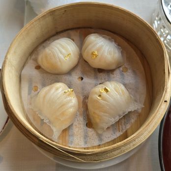 Tin Lung Heen - Steamed shrimp dumpling with bamboo shoot (HK$130/ US$17) - Cantonese Near Me - Kowloon, HK