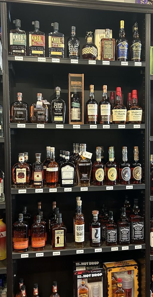 WR LIQUORS Updated August 2024 10 Reviews 10518 Metropolitan Ave