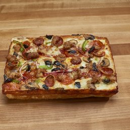 Deep Dish Pizza