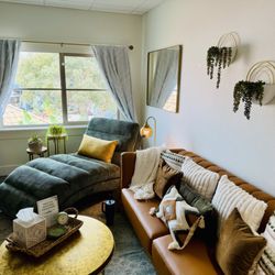 Ventura Family Therapy - The ambience here is so calm and comfortable . The natural light and earth tones make it so welcoming.  Great ocean view
