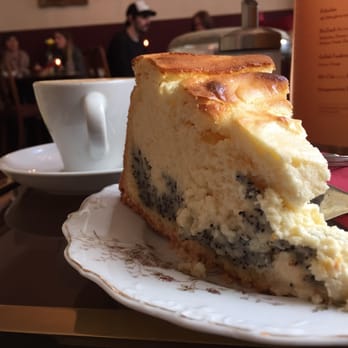 Caveedel - Selbstgemachter Käsekuchen mit Mohn! Super gut. - Cafes Near Me - Cologne, NW