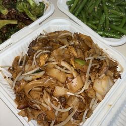 77. Beef Chow Fun