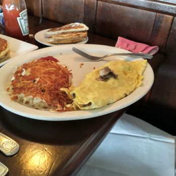 Dorn's Original Breakers Cafe - Mushroom omelette - Seafood Near Me - Morro Bay, California