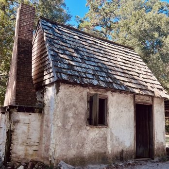 Wormsloe State Historic Site - Slave cabin inside the plantation - Landmarks & Historical Buildings Near Me - Savannah, Georgia