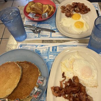 Shyrl's Diner - Diners Near Me - West Lebanon, New Hampshire Shyrl's Diner - Diners Near Me - West Lebanon, New Hampshire