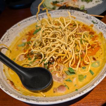 Traveler's Cart - Khao Soi - Cocktail Bars Near Me - Houston, Texas