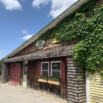 Apple Shed Bakery - Store front - Pizza Near Me - Kents Hill, Maine Apple Shed Bakery - Store front - Pizza Near Me - Kents Hill, Maine