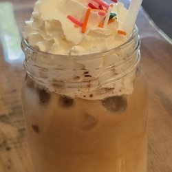 Em's Cafe - Iced vanilla cupcake latte