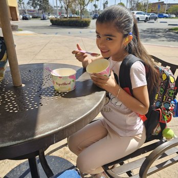 Yogurtland - Happily happily kid delicious flavors very clean - Ice Cream & Frozen Yogurt Near Me - Fullerton, California