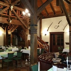 Hotel Jagdschloss Waldsee - Restaurant mit Sitzecke vor dem Kamin