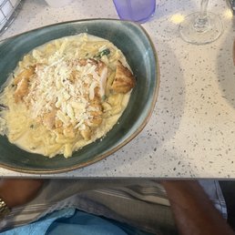 Alfredo pasta witch chicken Alfredo pasta witch chicken