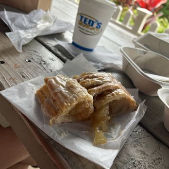 Ted's Bakery - Apple Turnover & Coffee - Bakeries Near Me - Haleiwa, Hawaii