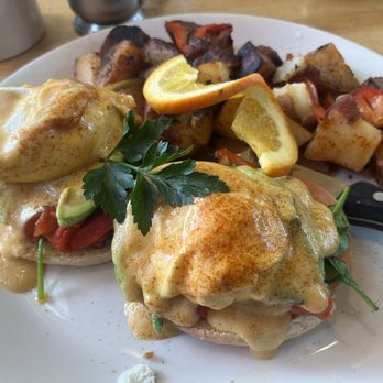 Cheff Che Cafe & Bar - Eggs benedict - Empanadas Near Me - San Jose, California