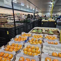 Sanwa Farmers Market - Produce